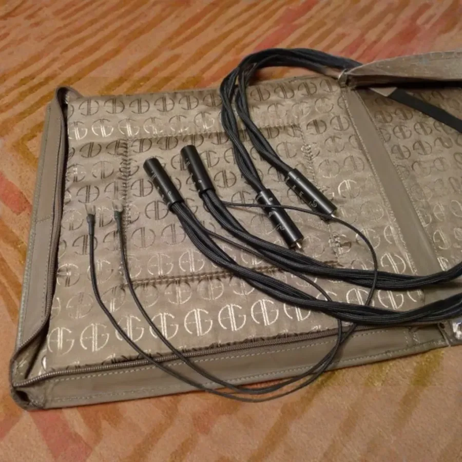 ARGENTO AUDIO<br>FLOW MASTER REFERENCE RCA / XLR 唱臂線