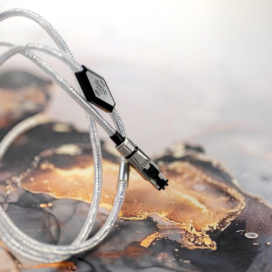 CRYSTAL CABLE<br>MICRO 2 DIAMOND NETWORK 網線