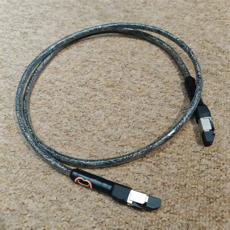 SKOGRAND CABLES<br>GRIEG MK2 ETHERNET RJ-45 NETWORK 線