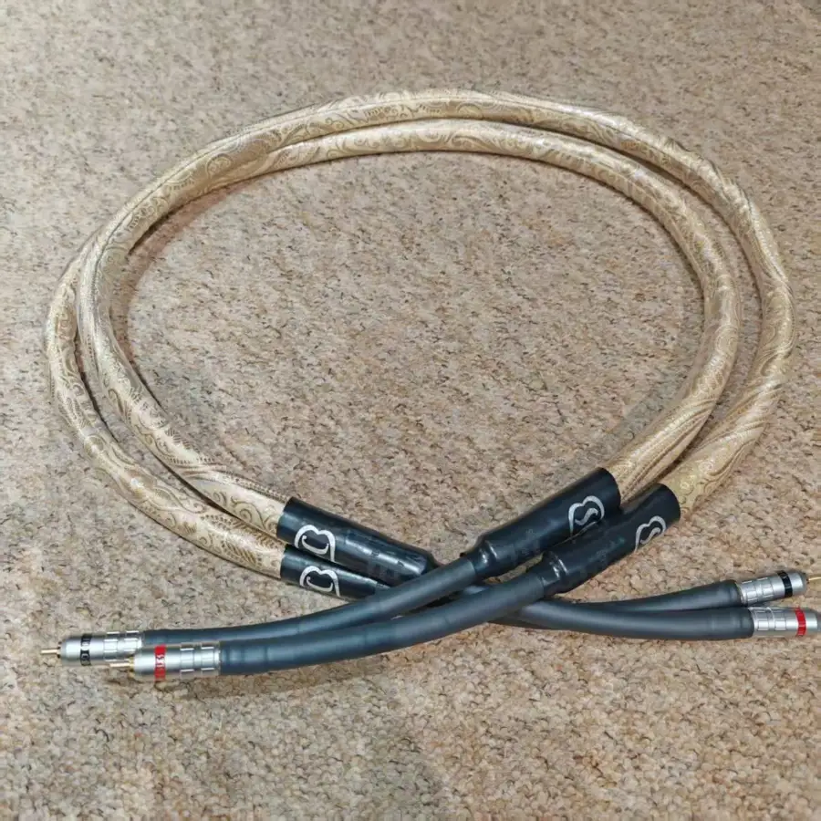 SKOGRAND CABLES<br>SILVERSPINE RCA / XLR 訊號線