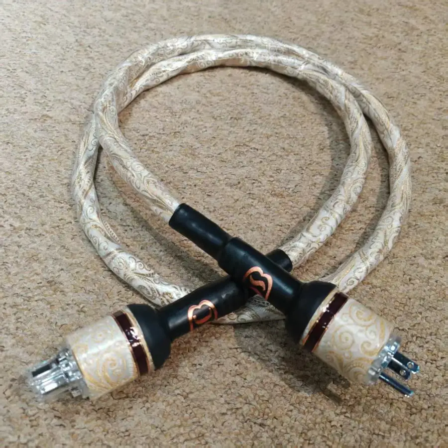 SKOGRAND CABLES<br>STRAVINSKY MK2 電源線